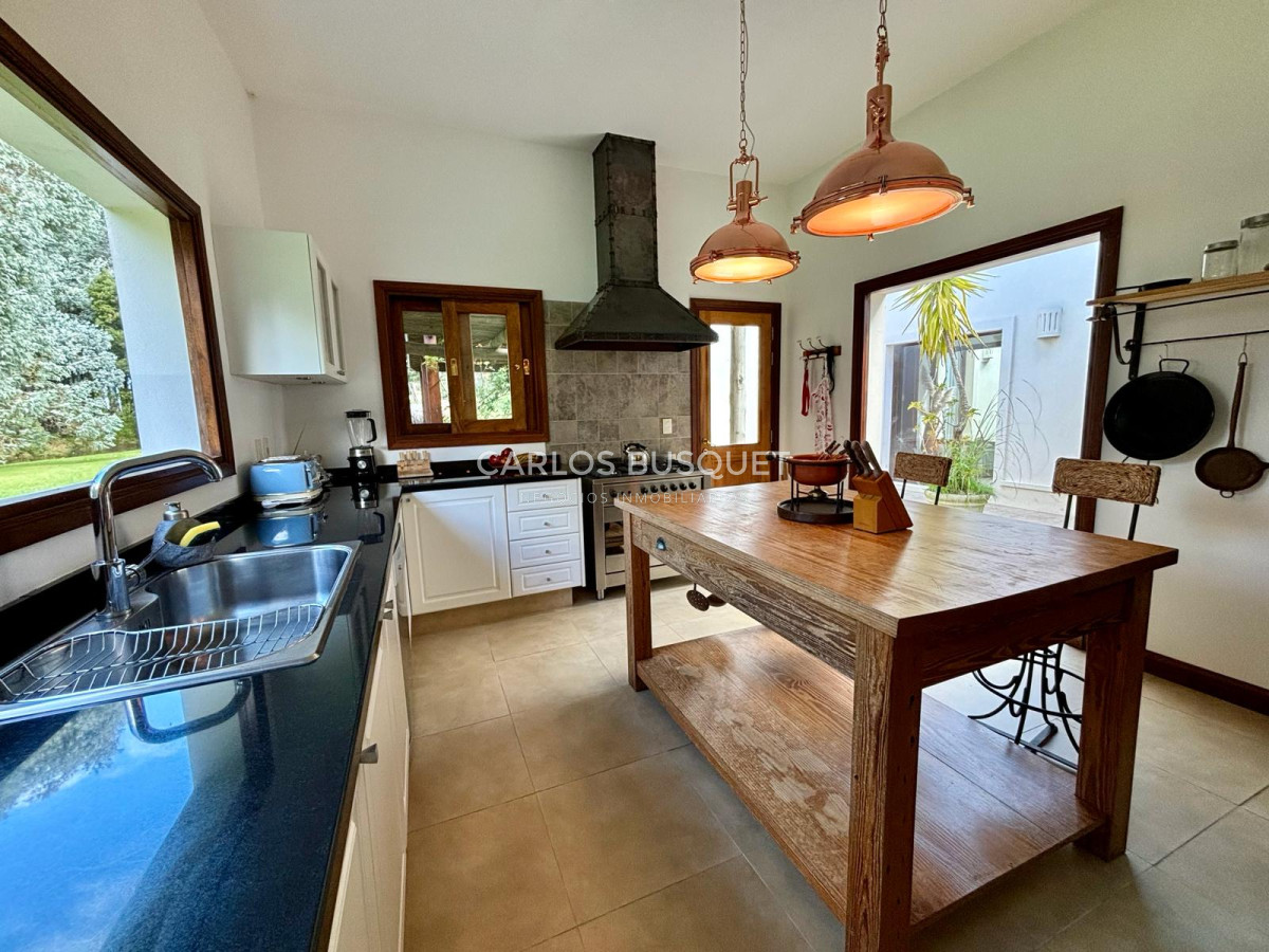 Casa ID.516 - Casa en venta de 2 dormitorios en Punta Ballena