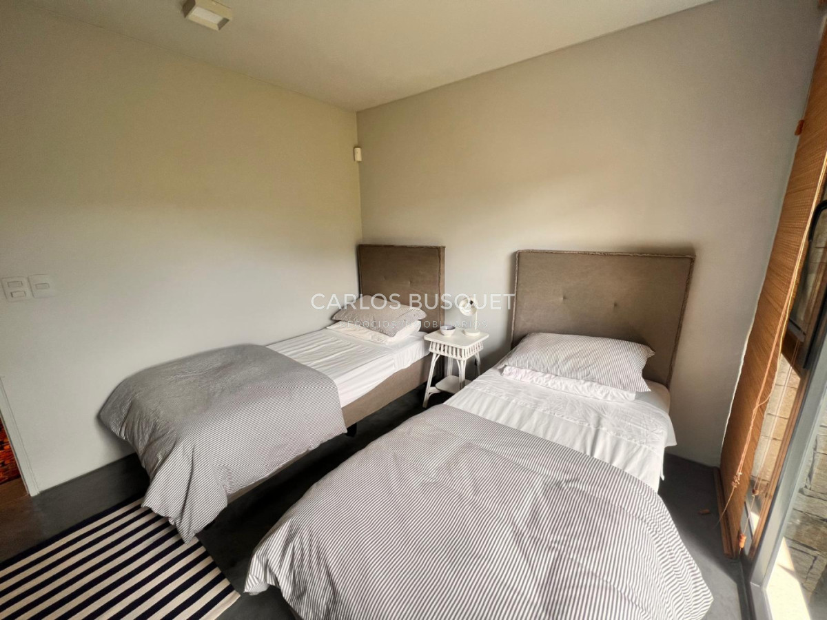 Casa ID.1373 - Espectacular casa en primera linea Manantiales en alquiler temporal