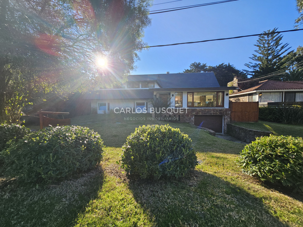 Casa ID.1306 - Espectacular casa en venta en Barrio Lugano Punta Del Este 4 dormitorios