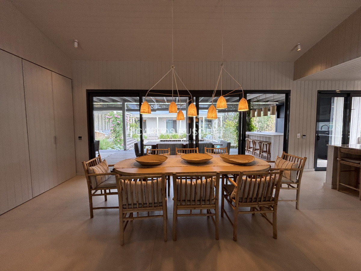 Casa ID.1655 - Casa en venta de 5 dormitorios en suite en Pinar del Faro, José Ignacio