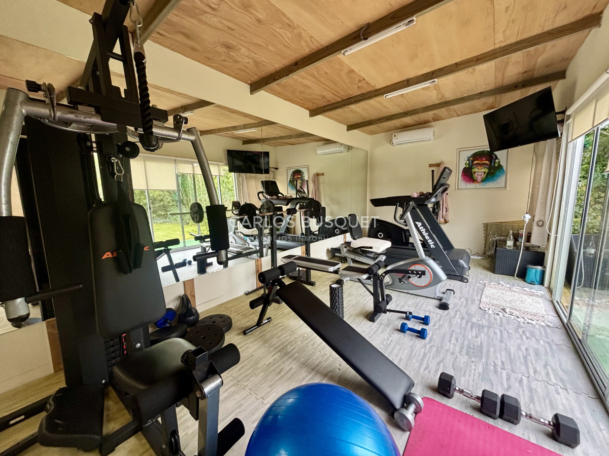 Casa ID.1232 - Casa en venta de 3 dormitorios en Golf, Punta del Este