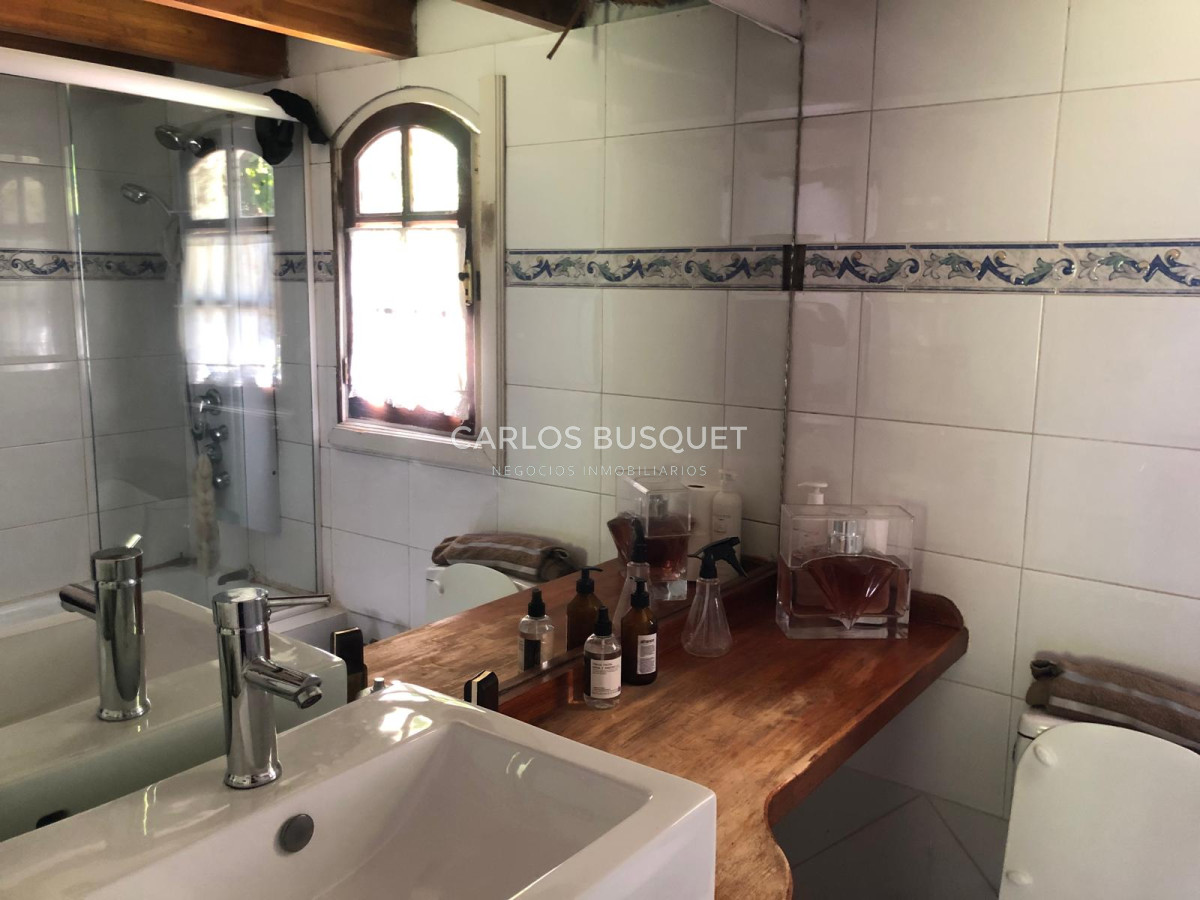 Casa ID.1071 - Casa en venta de 4 dormitorios en Pinares