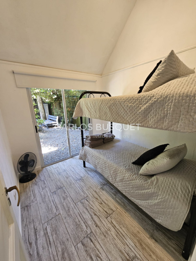 Casa ID.796 - Casa en alquiler temporal 4 dormitorios, Piscina Climatizada Punta Del Este, playa Brava 
