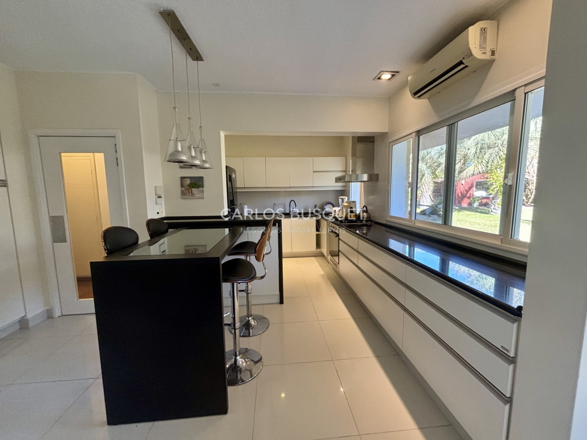 Casa ID.703 - Casa en alquiler temporal de 5 dormitorios en zona Cantegril