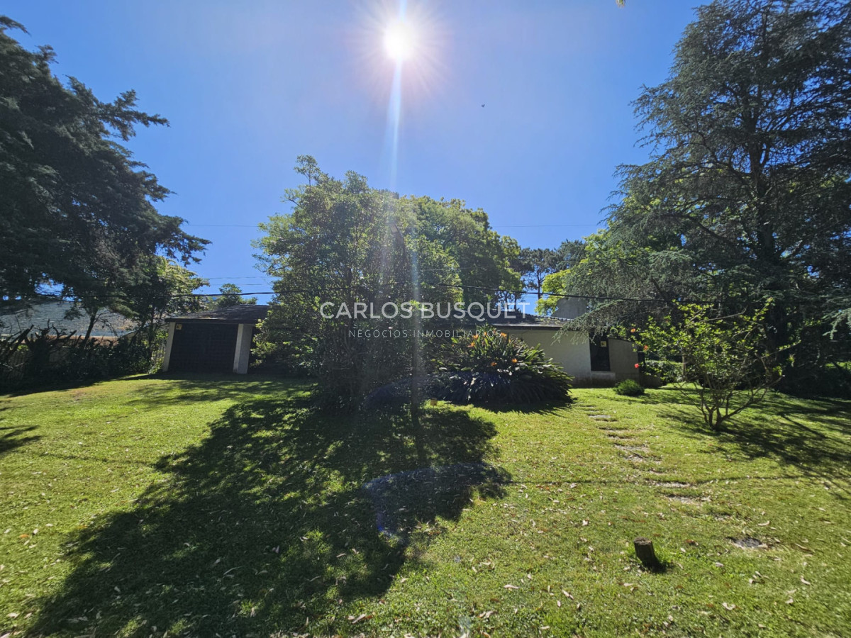Casa ID.1512 - Casa en venta en barrio Lugano
