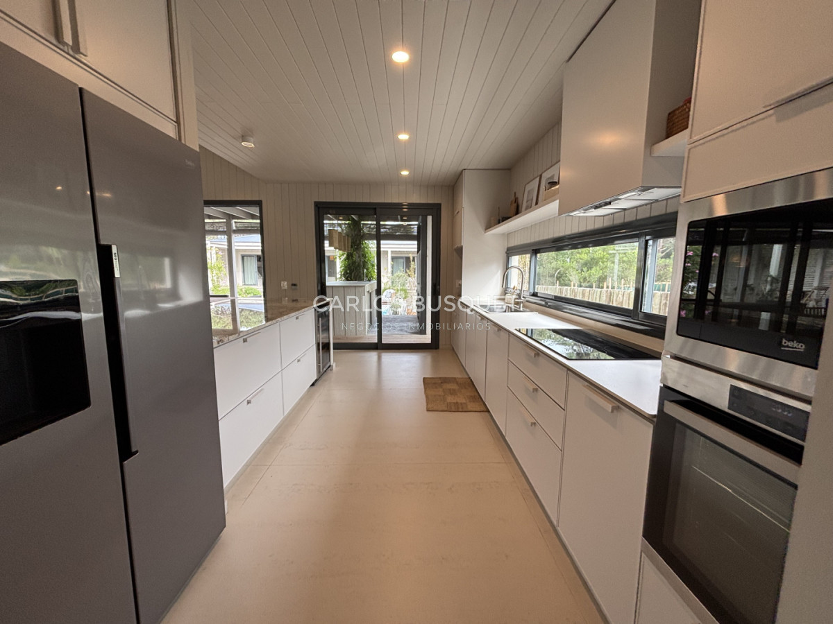 Casa ID.1655 - Casa en venta de 5 dormitorios en suite en Pinar del Faro, José Ignacio