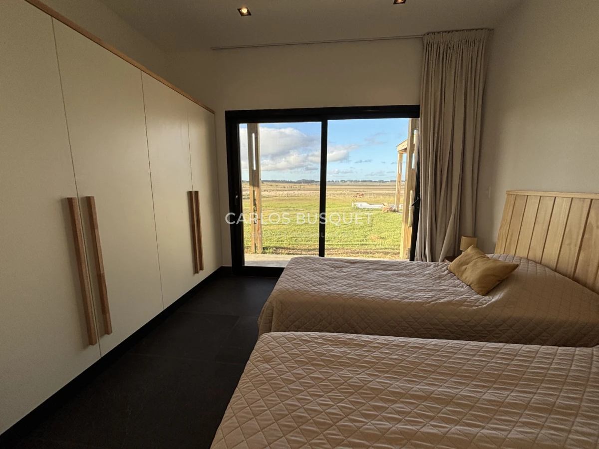 Casa ID.1296 - Chacra en alquiler temporal de 5 dormitorios, en Camino Medellin