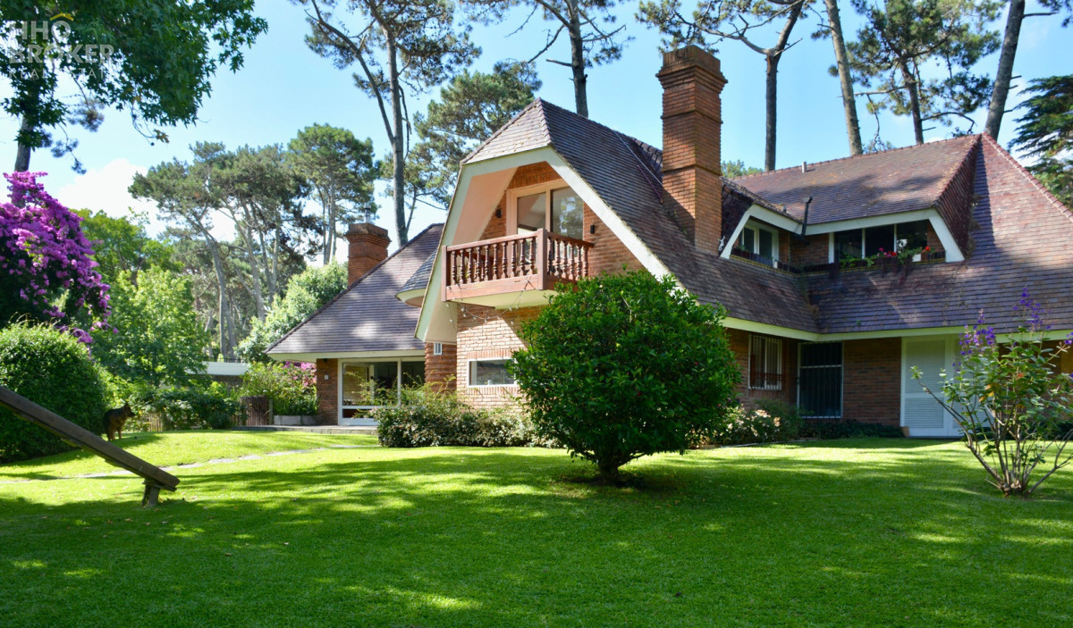 Increible casa de 4 suites en San Rafael Punta Del Este en venta