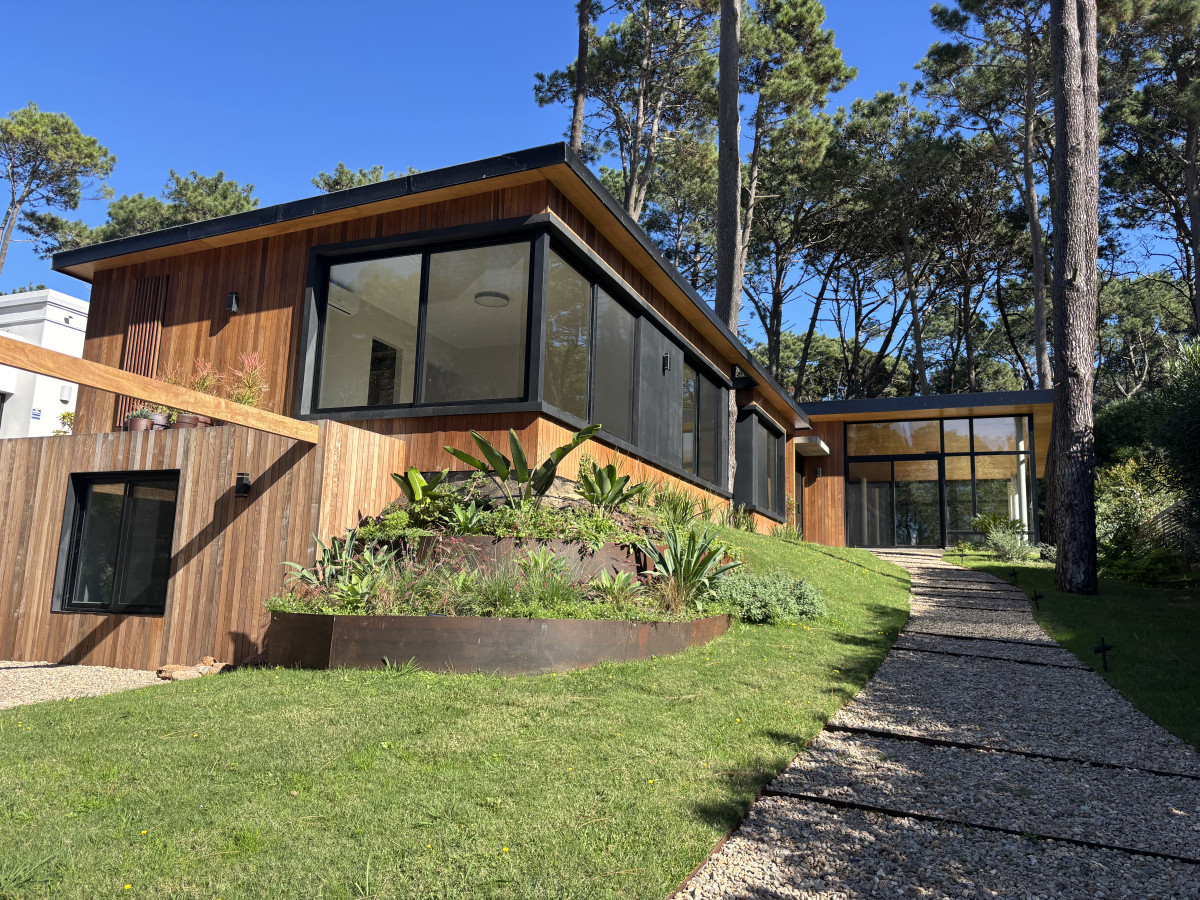Casa en venta de 4 dormitorios, en Rincon del Indio 