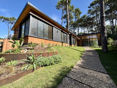 Casa en venta de 4 dormitorios, en Rincon del Indio 