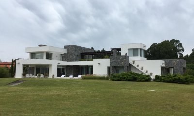 Espectacular casa en venta en Mangrullos de Punta Piedras!