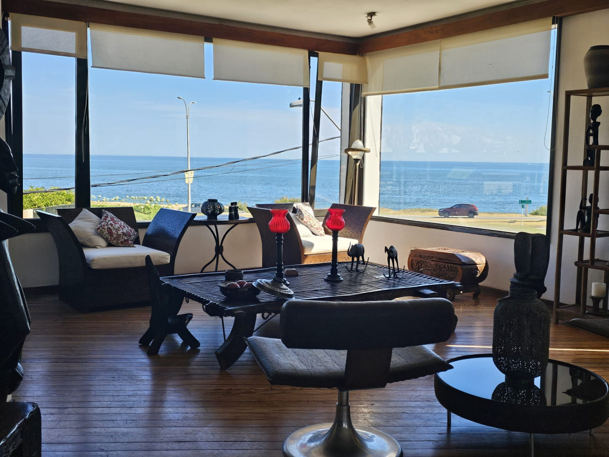 Alquiler temporada casa de 5 dormitorios en playa Mansa.