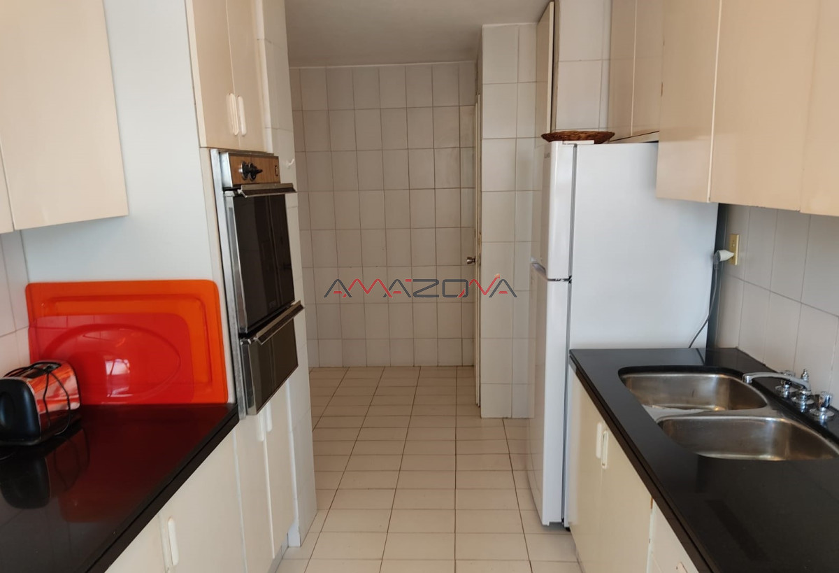 Apartamento ID.4990 - Venta Apartamento 3 Dormitorios y dependencia, Peninsula, Punta del Este