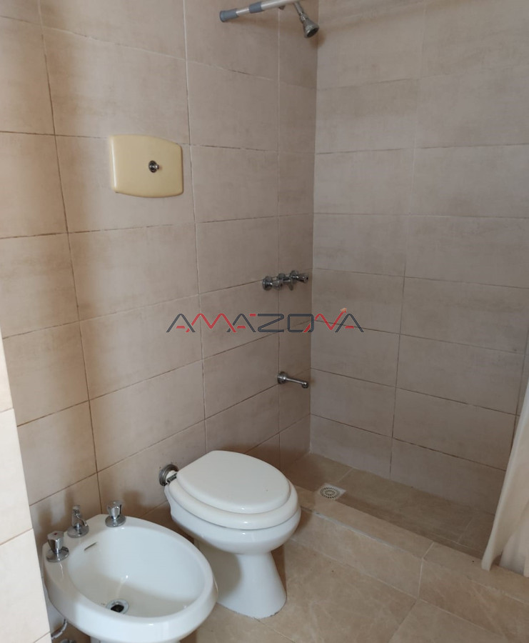 Apartamento ID.4990 - Venta Apartamento 3 Dormitorios y dependencia, Peninsula, Punta del Este