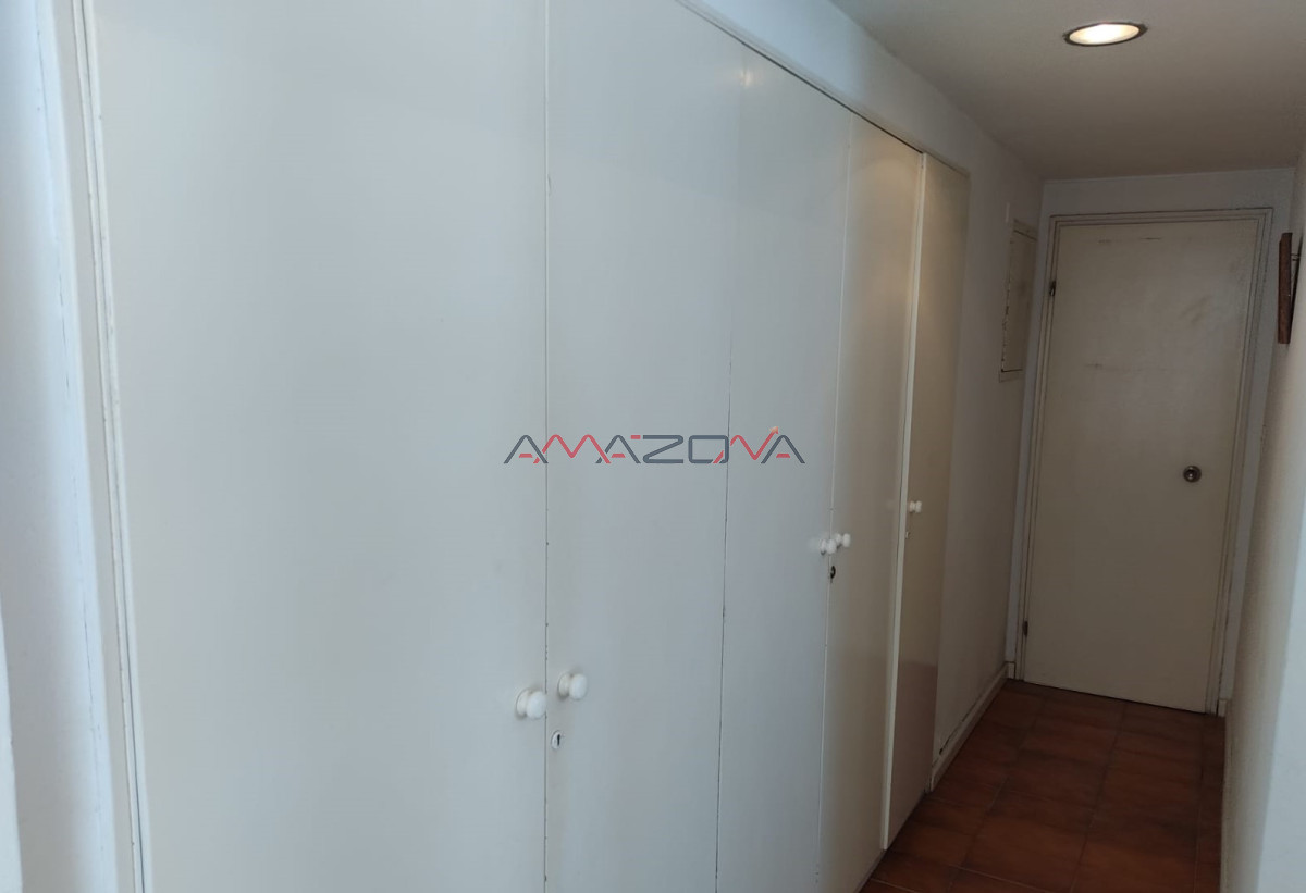 Apartamento ID.4990 - Venta Apartamento 3 Dormitorios y dependencia, Peninsula, Punta del Este
