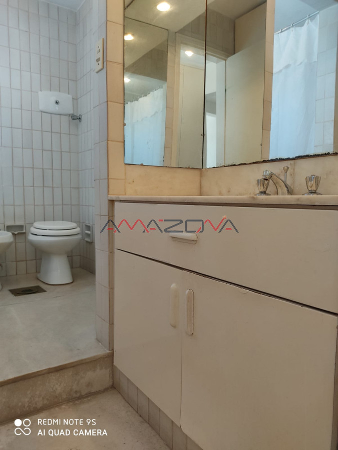 Apartamento ID.4990 - Venta Apartamento 3 Dormitorios y dependencia, Peninsula, Punta del Este