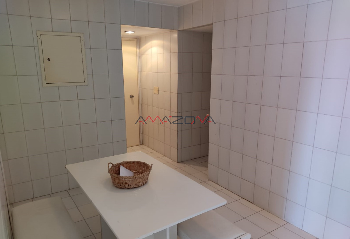 Apartamento ID.4990 - Venta Apartamento 3 Dormitorios y dependencia, Peninsula, Punta del Este