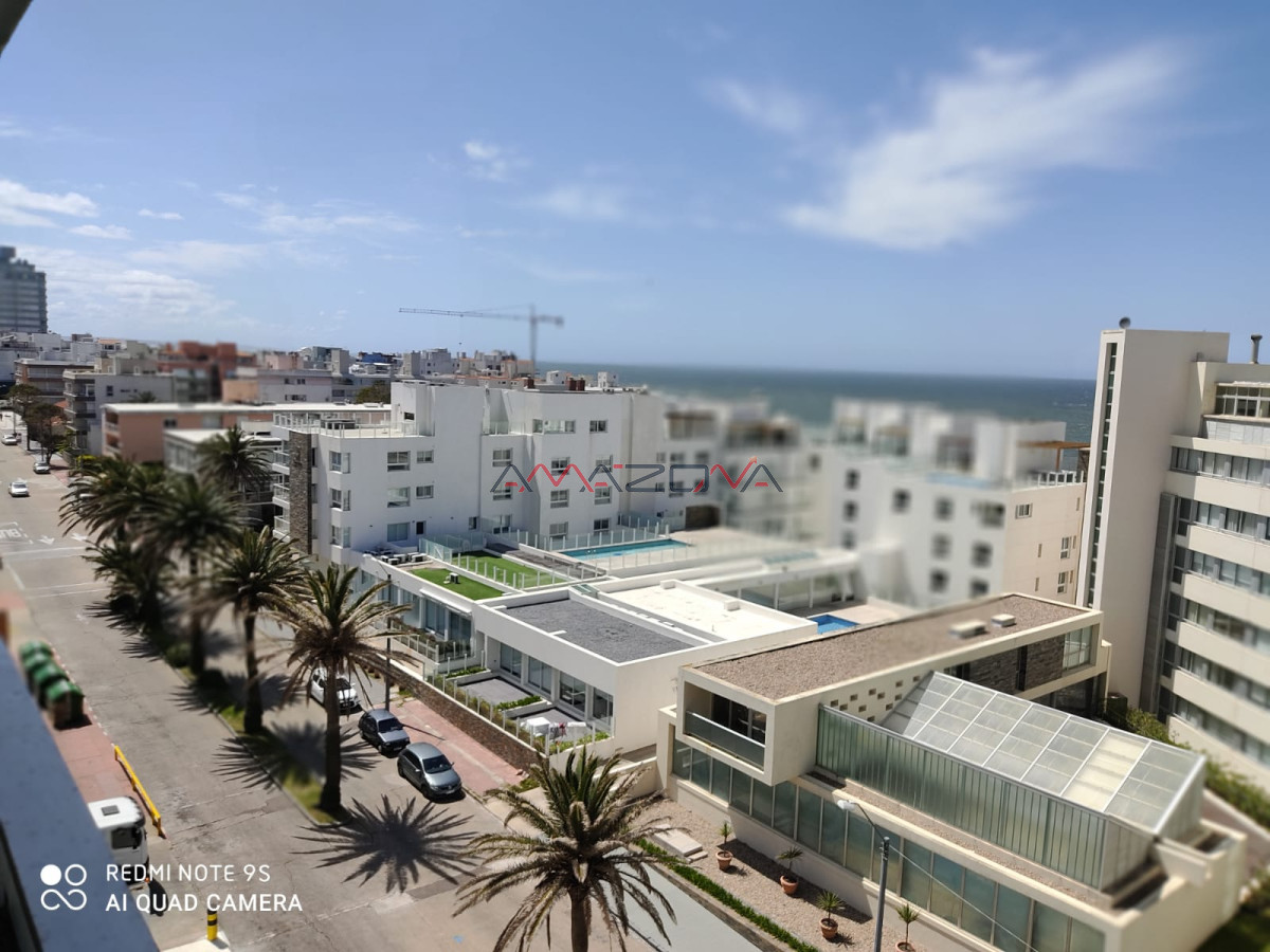 Apartamento ID.4990 - Venta Apartamento 3 Dormitorios y dependencia, Peninsula, Punta del Este