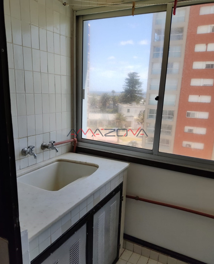 Apartamento ID.4990 - Venta Apartamento 3 Dormitorios y dependencia, Peninsula, Punta del Este