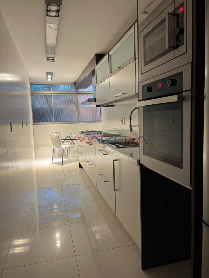 Apartamento ID.5010 - Venta Apartamento 3 Dormitorios, Peninsula, Punta del Este