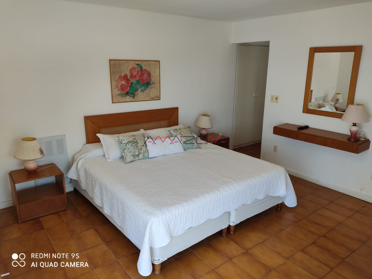Apartamento ID.4990 - Venta Apartamento 3 Dormitorios y dependencia, Peninsula, Punta del Este