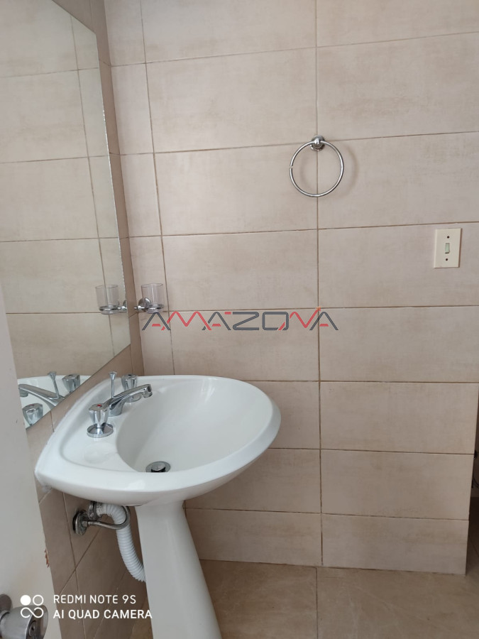 Apartamento ID.4990 - Venta Apartamento 3 Dormitorios y dependencia, Peninsula, Punta del Este