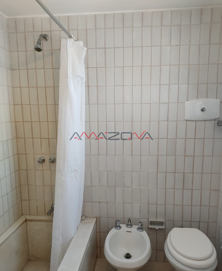 Apartamento ID.4990 - Venta Apartamento 3 Dormitorios y dependencia, Peninsula, Punta del Este