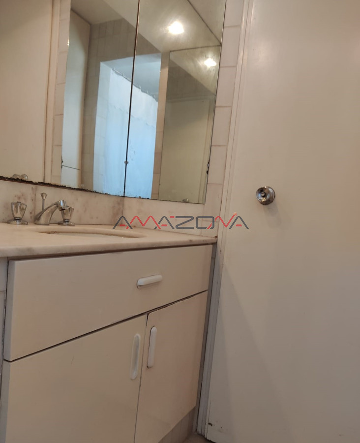 Apartamento ID.4990 - Venta Apartamento 3 Dormitorios y dependencia, Peninsula, Punta del Este
