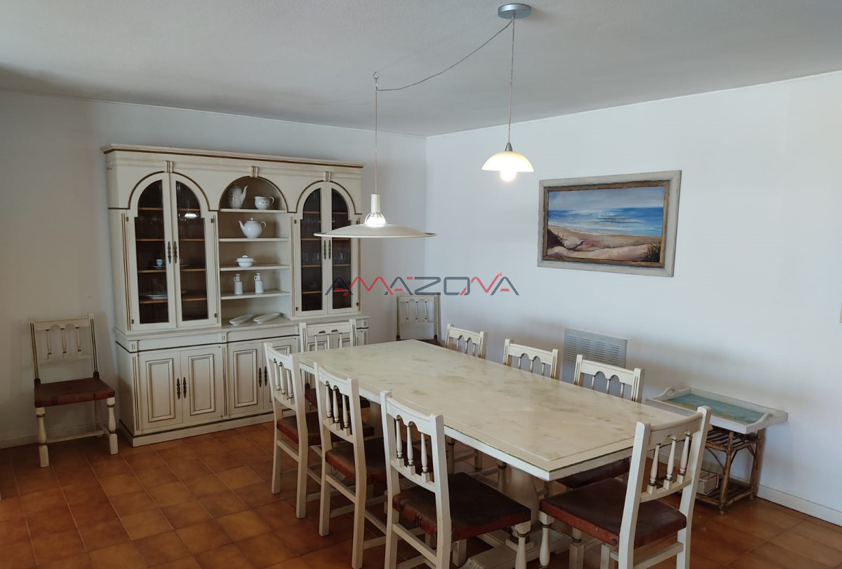 Apartamento ID.4990 - Venta Apartamento 3 Dormitorios y dependencia, Peninsula, Punta del Este