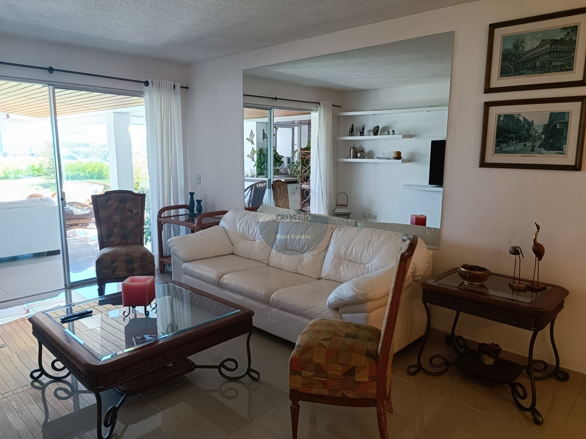 Apartamento ID.5710 - VENTA APARTAMENTO 3 DORMITORIOS PUERTO PUNTA DEL ESTE 