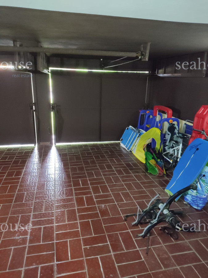 Casa Ref.305 - Venta Casa 4 Dormitorios, Playa Mansa, Punta del Este