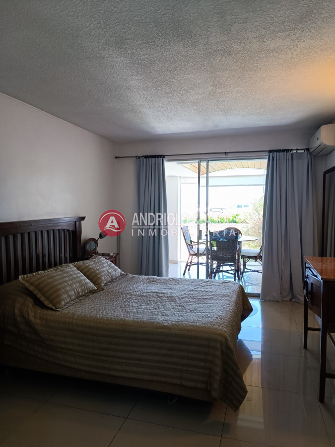 Apartamento ID.7221 - Venta Apartamento 3 Dormitorios en Suite, Península, frente al Puerto, Punta del Este