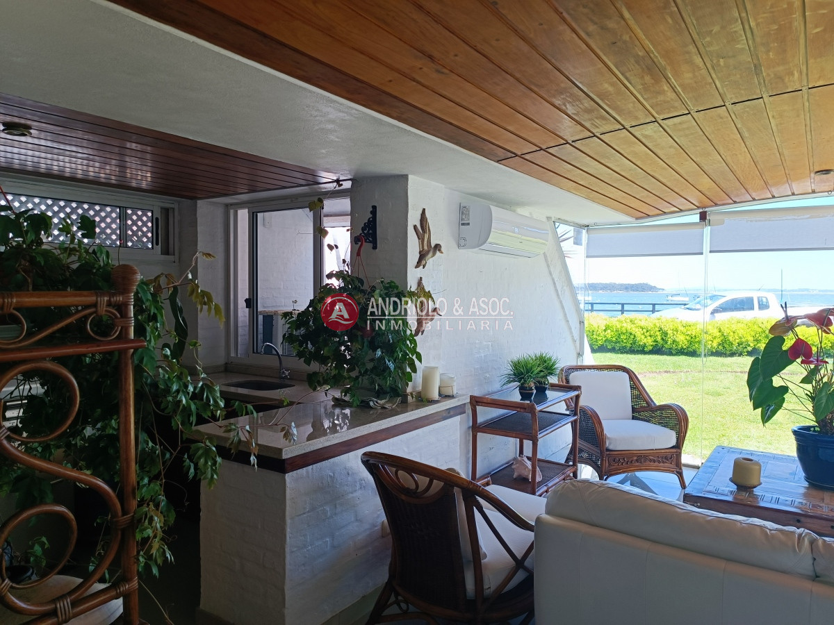 Apartamento ID.7221 - Venta Apartamento 3 Dormitorios en Suite, Península, frente al Puerto, Punta del Este