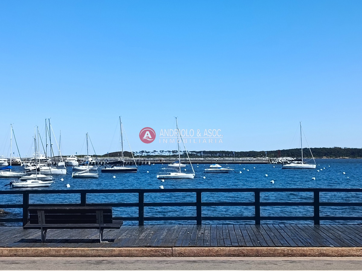Apartamento ID.7221 - Venta Apartamento 3 Dormitorios en Suite, Península, frente al Puerto, Punta del Este