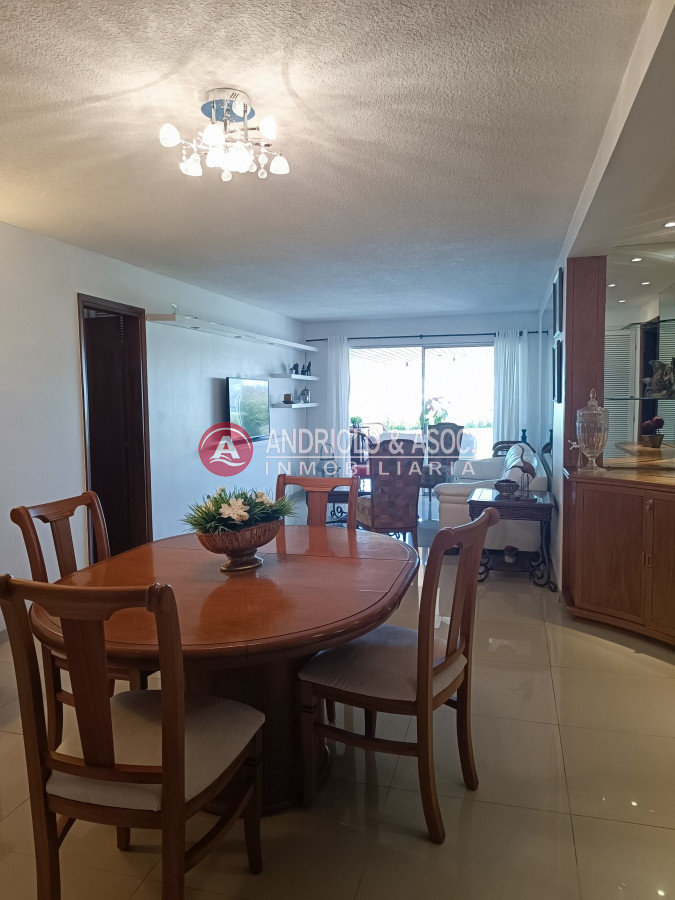 Apartamento ID.7221 - Venta Apartamento 3 Dormitorios en Suite, Península, frente al Puerto, Punta del Este
