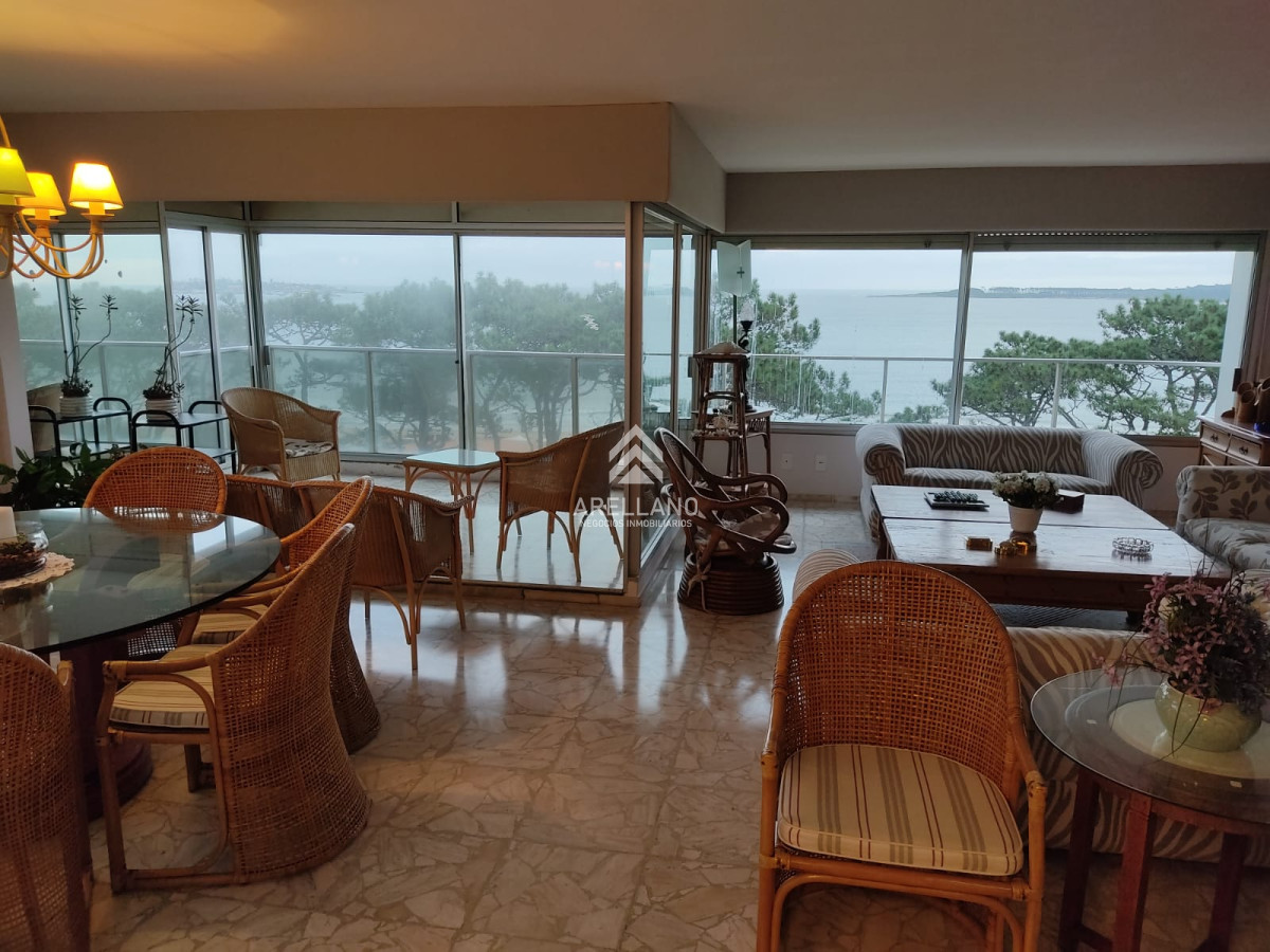 Apartamento ID.1158 - Venta Apartamento 3 Dormitorios, Playa Mansa, Punta del Este