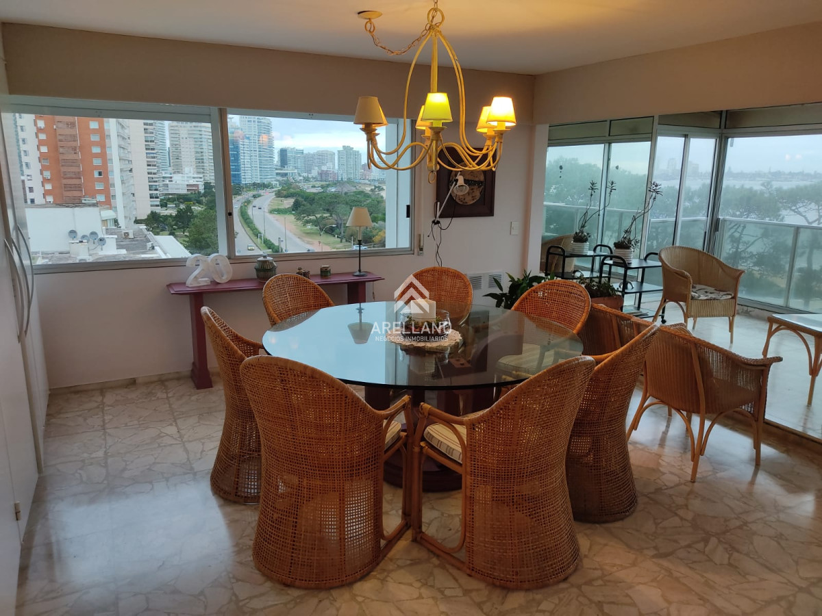 Apartamento ID.1158 - Venta Apartamento 3 Dormitorios, Playa Mansa, Punta del Este