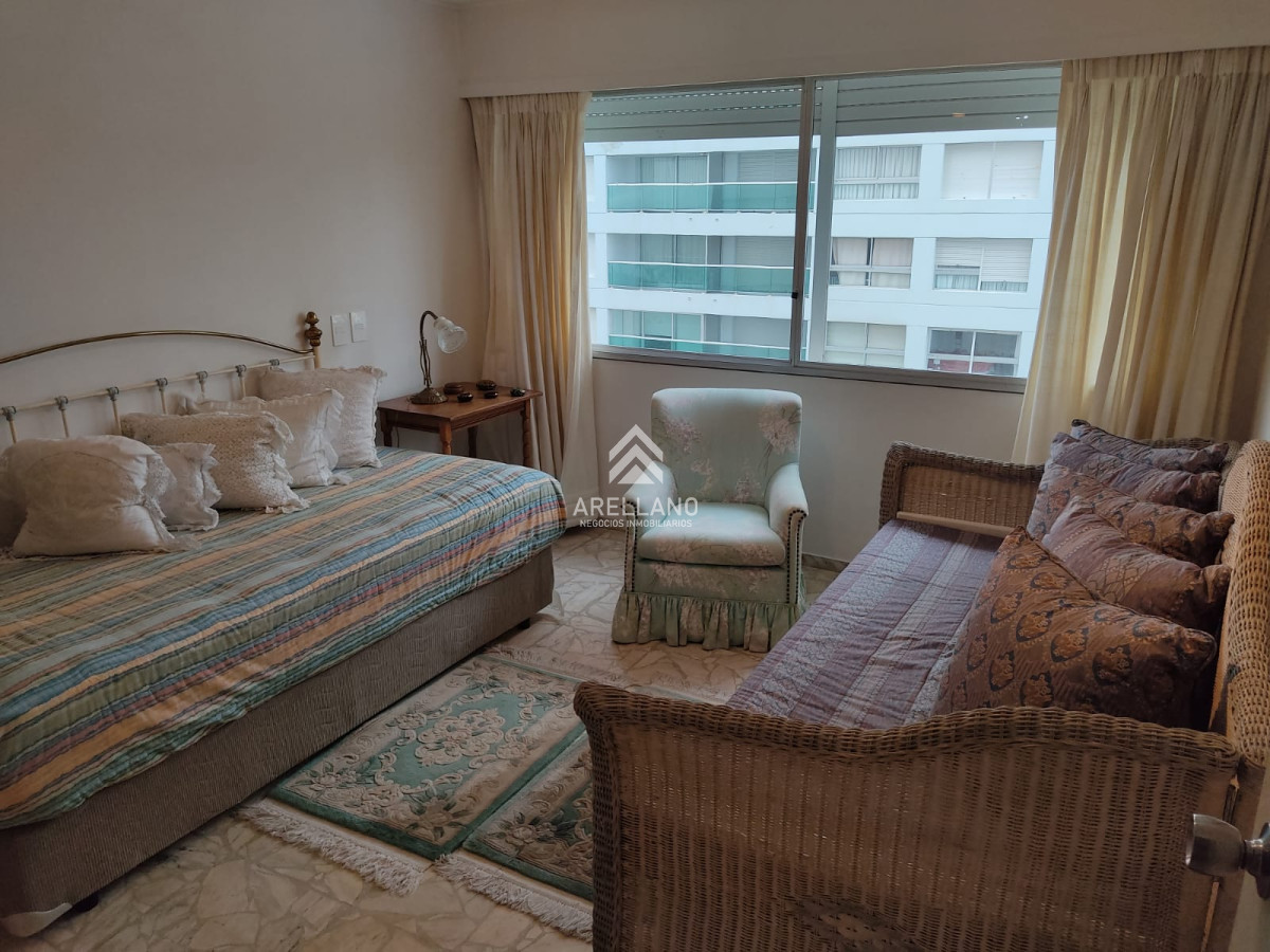 Apartamento ID.1158 - Venta Apartamento 3 Dormitorios, Playa Mansa, Punta del Este