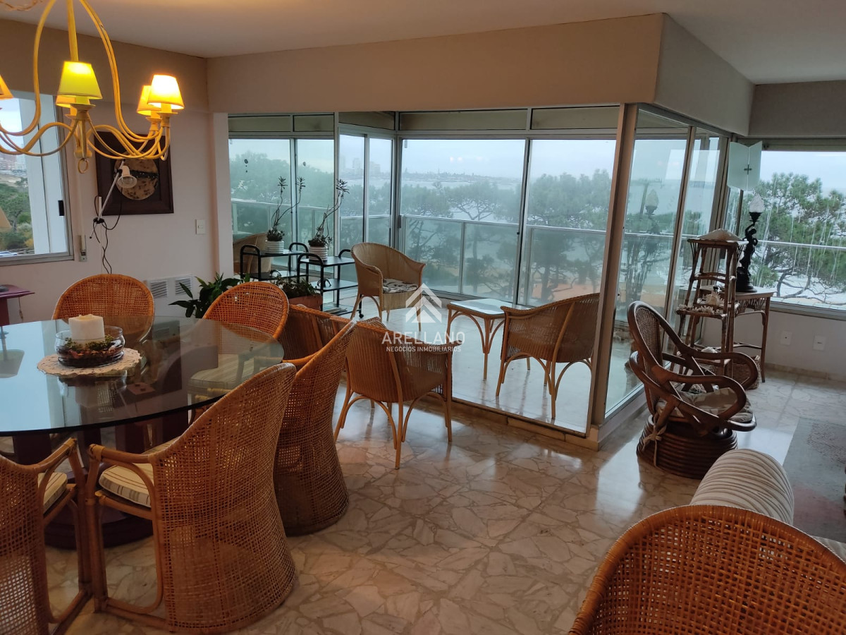 Apartamento ID.1158 - Venta Apartamento 3 Dormitorios, Playa Mansa, Punta del Este