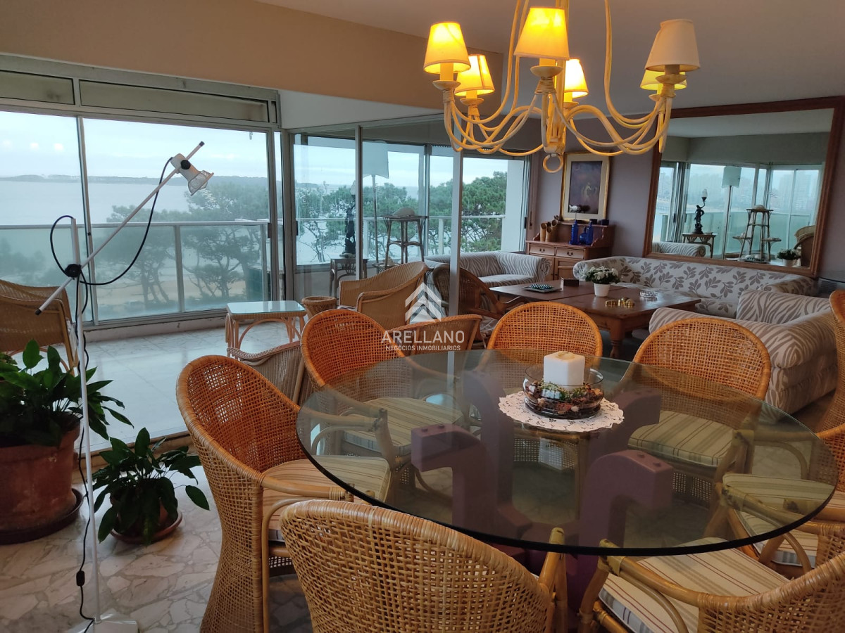 Apartamento ID.1158 - Venta Apartamento 3 Dormitorios, Playa Mansa, Punta del Este