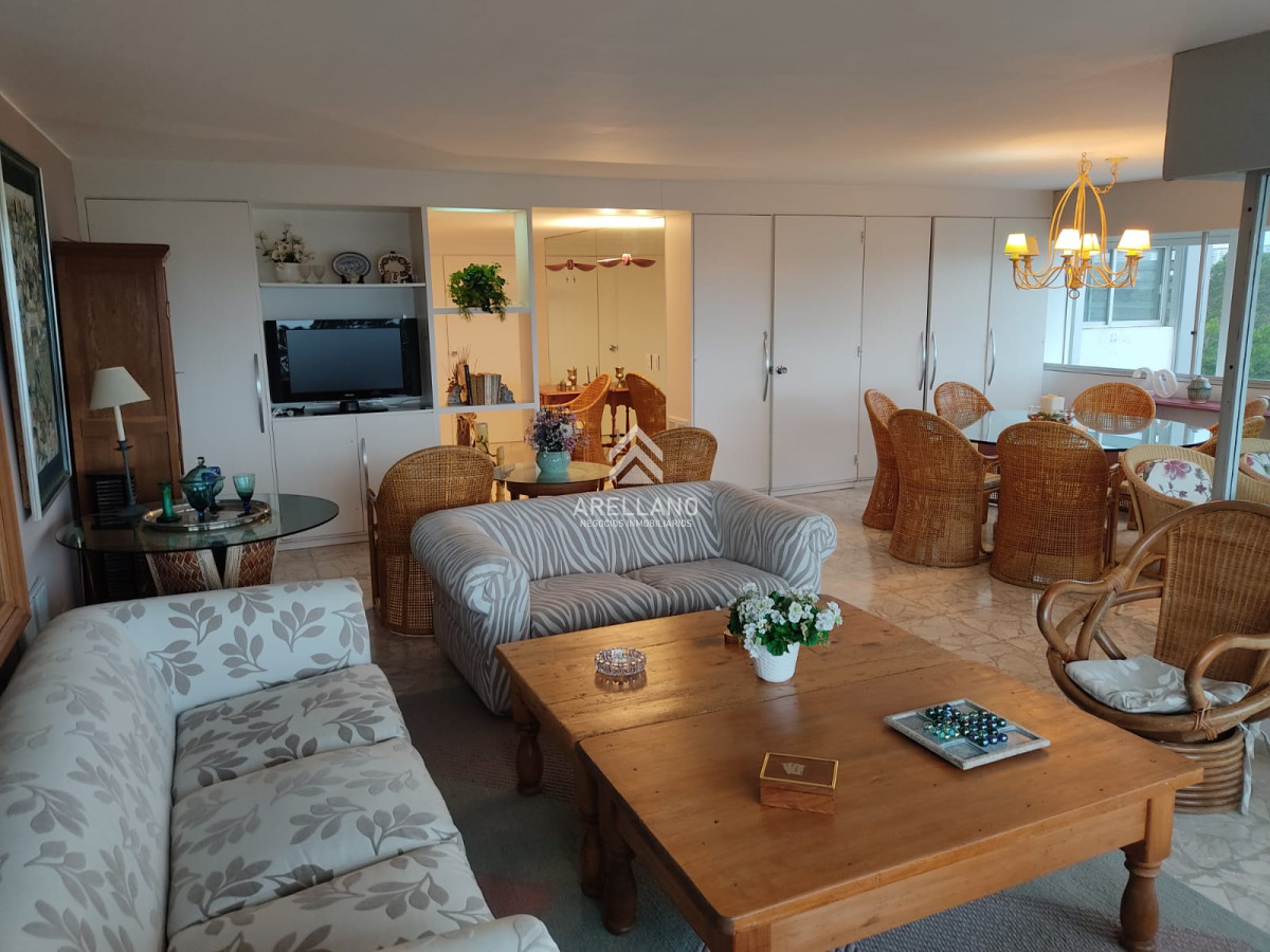 Apartamento ID.1158 - Venta Apartamento 3 Dormitorios, Playa Mansa, Punta del Este
