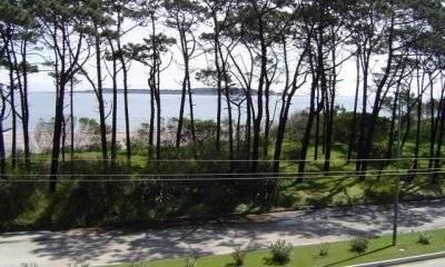 Venta Apartamento 2 Dormitorios y Dependencia, Playa Mansa, Punta del Este