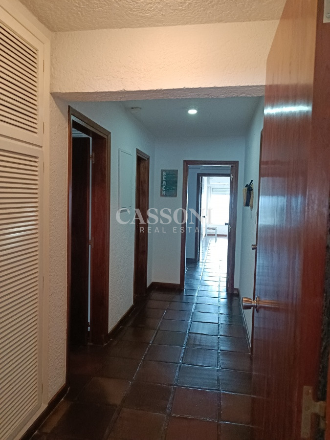 Apartamento ID.638 - Venta Apartamento 3 Dormitorios y Dependencia, Playa Mansa, Punta del Este