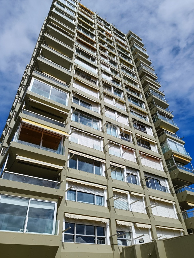 Apartamento ID.638 - Venta Apartamento 3 Dormitorios y Dependencia, Playa Mansa, Punta del Este