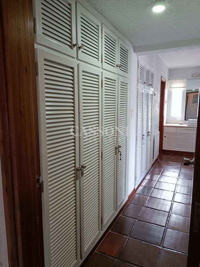 Apartamento ID.638 - Venta Apartamento 3 Dormitorios y Dependencia, Playa Mansa, Punta del Este