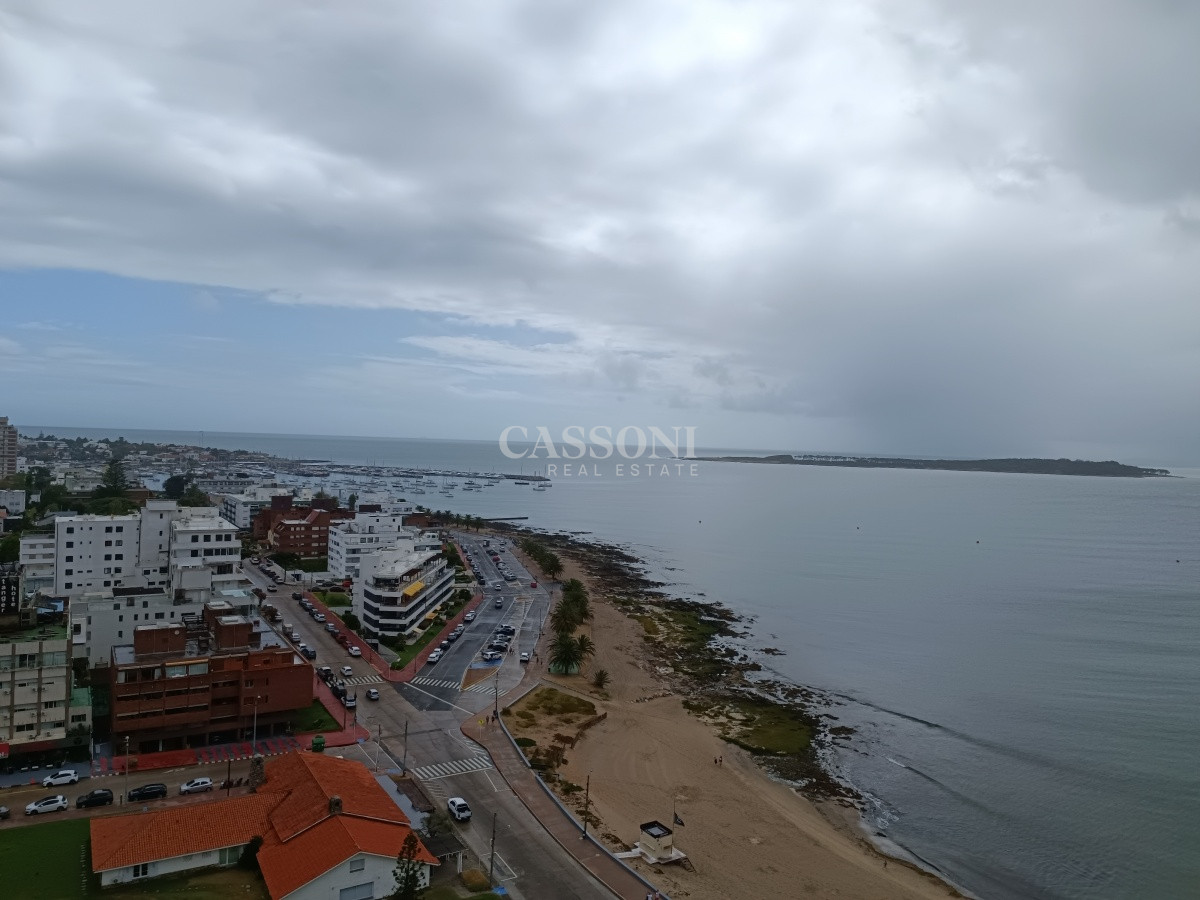 Apartamento ID.638 - Venta Apartamento 3 Dormitorios y Dependencia, Playa Mansa, Punta del Este