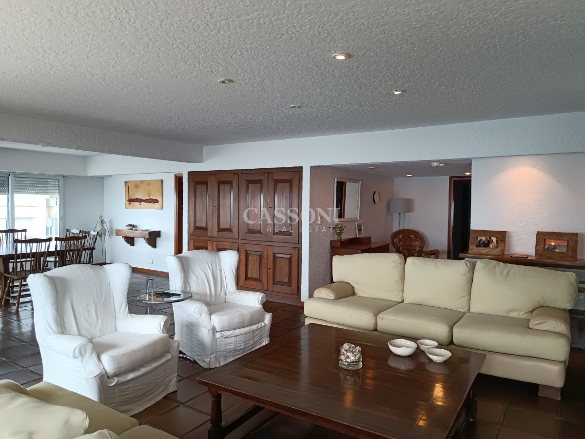 Apartamento ID.638 - Venta Apartamento 3 Dormitorios y Dependencia, Playa Mansa, Punta del Este