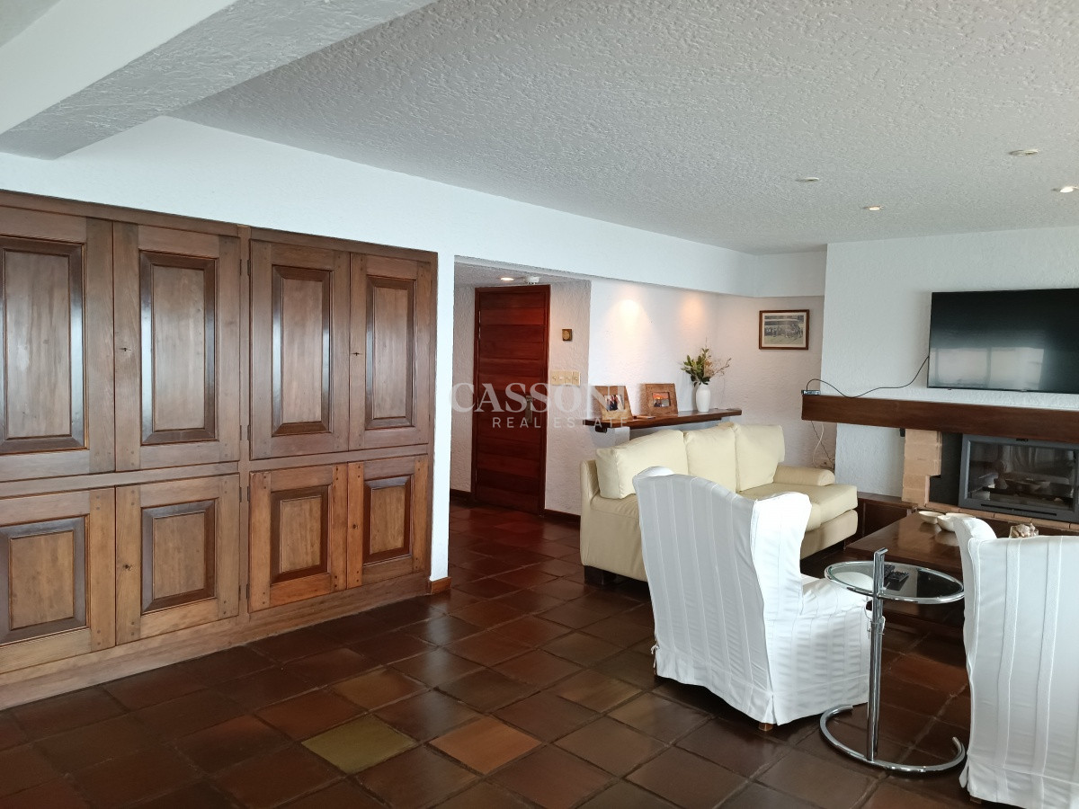 Apartamento ID.638 - Venta Apartamento 3 Dormitorios y Dependencia, Playa Mansa, Punta del Este