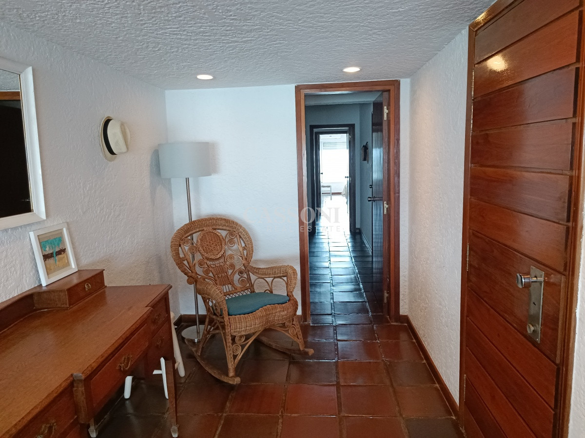 Apartamento ID.638 - Venta Apartamento 3 Dormitorios y Dependencia, Playa Mansa, Punta del Este