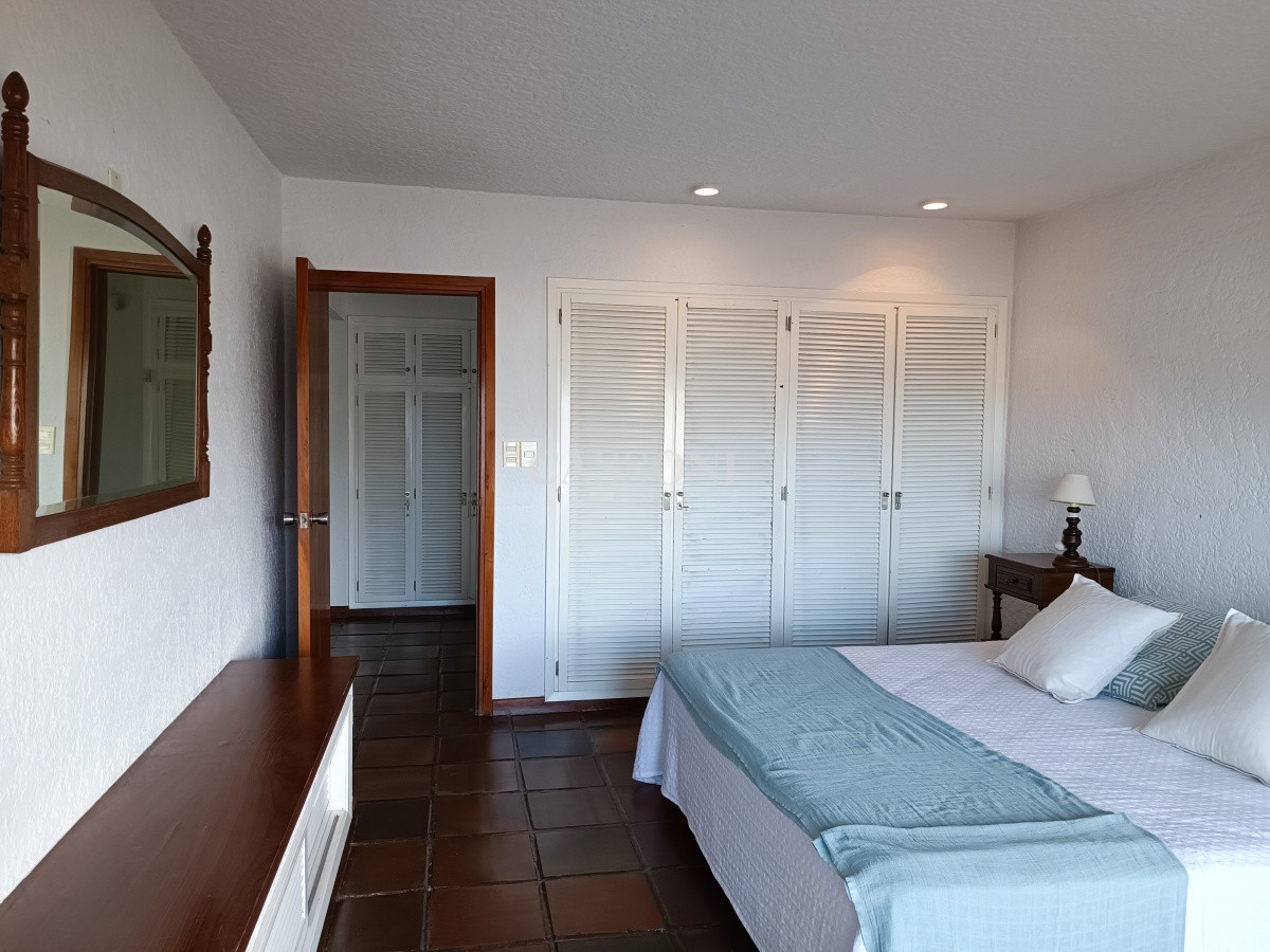 Apartamento ID.638 - Venta Apartamento 3 Dormitorios y Dependencia, Playa Mansa, Punta del Este